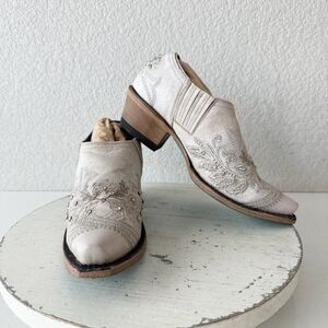 NEW Lane Santorini Bootie Womens 5 White Rhinestones Cowgirl Wedding Boots Mule